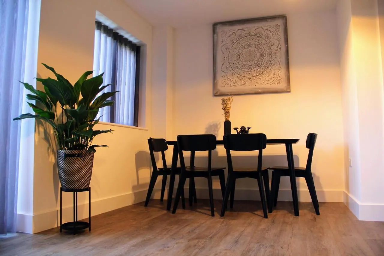 Holiday home 3 Double Bed Luxurious House Near Heathrow Airport Villa Staines-upon-Thames
