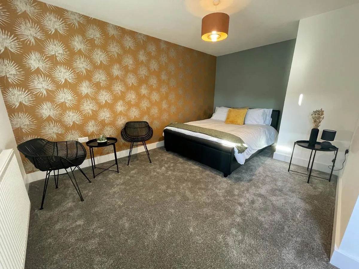 Holiday home 3 Double Bed Luxurious House Near Heathrow Airport Villa Staines-upon-Thames