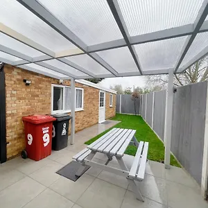Near London Heathrow, Slough,windsor,legoland Holiday home